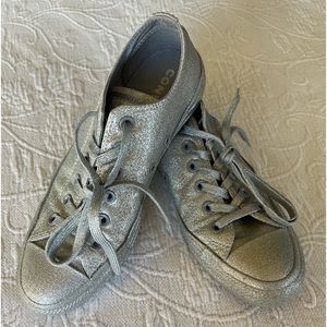 Converse canvas woman’s shoe size 8 All Metallic silver